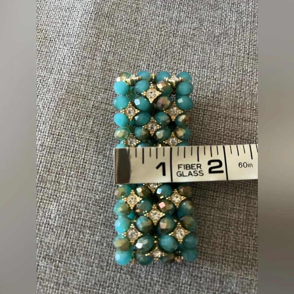 Premier Designs Turquoise Beaded Stretch Bracelet Gold Tone Accent